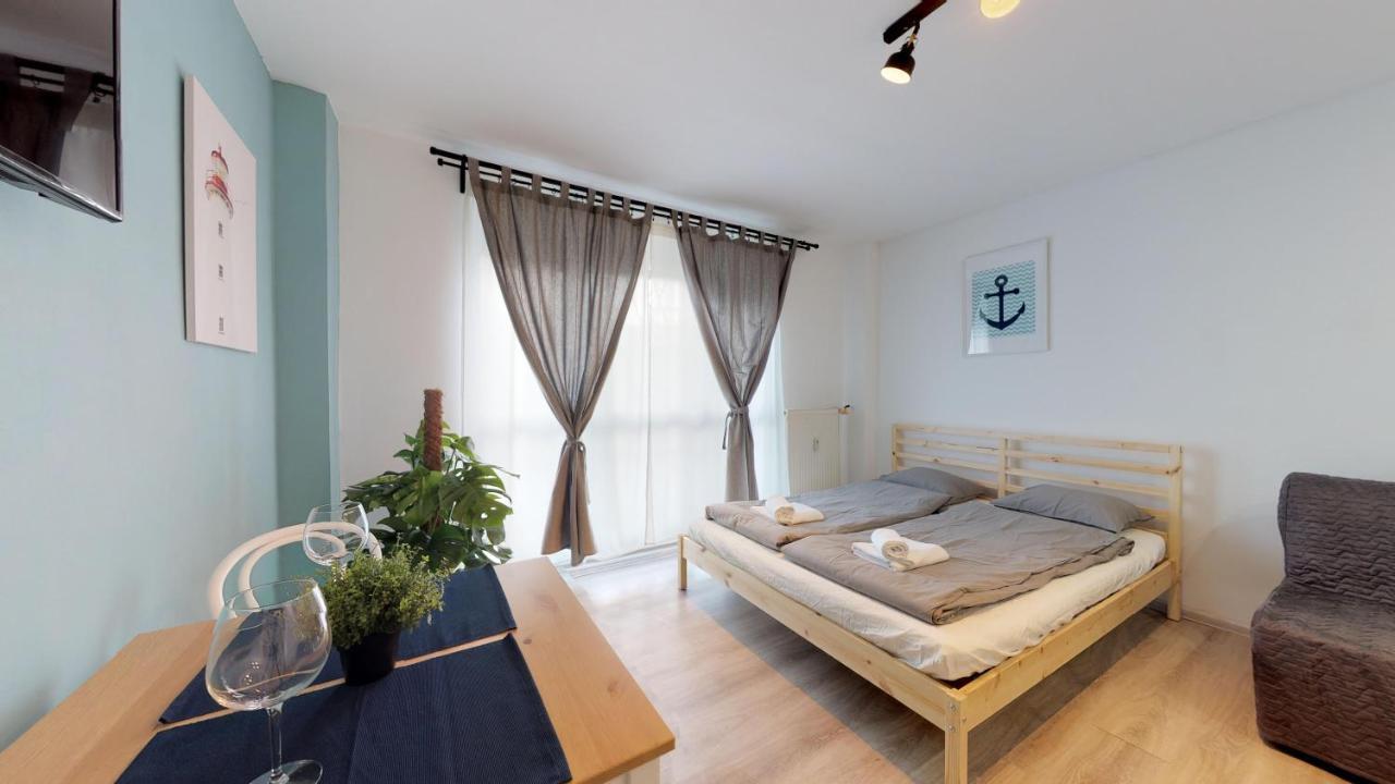Studio Steps From Nivy & Main Bus Station Bratislava Esterno foto