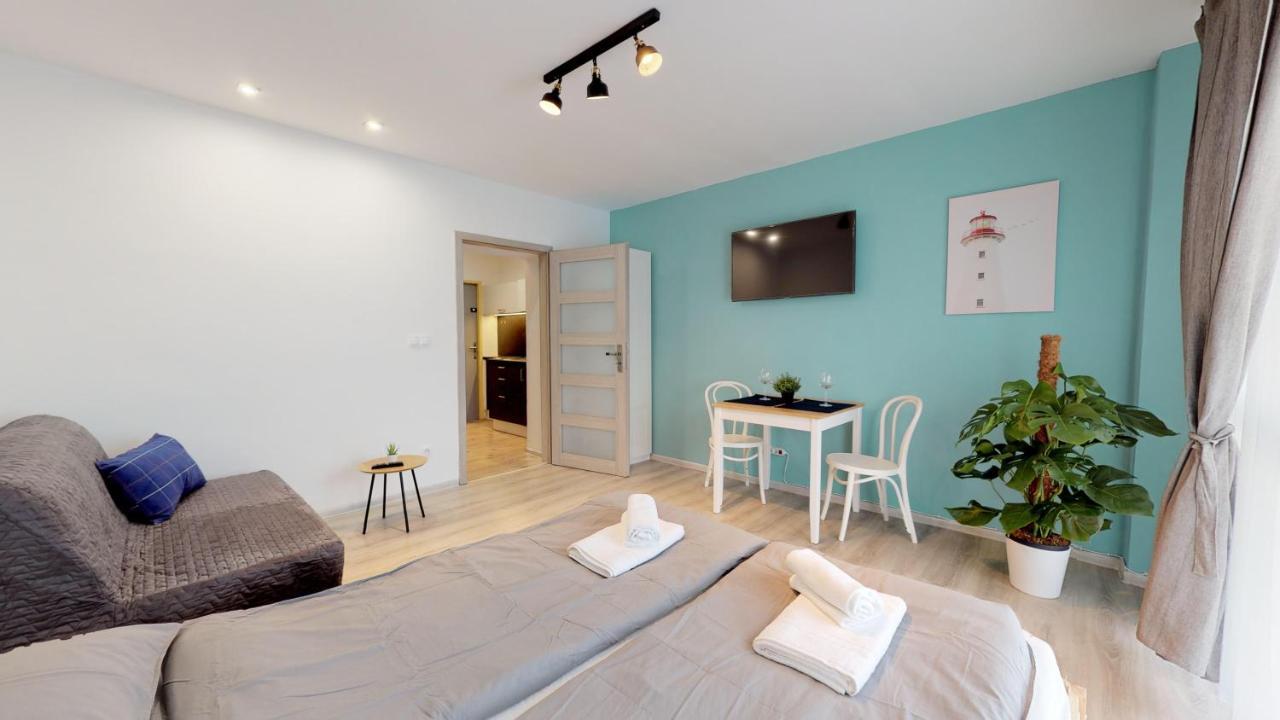 Studio Steps From Nivy & Main Bus Station Bratislava Esterno foto